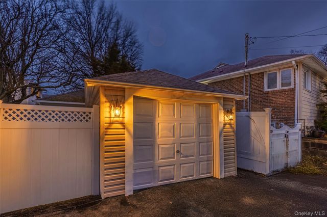 2632 Montauk Avenue, Merrick, NY 11566