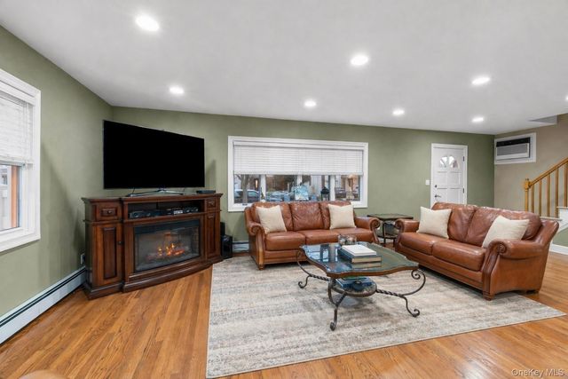 2632 Montauk Avenue, Merrick, NY 11566