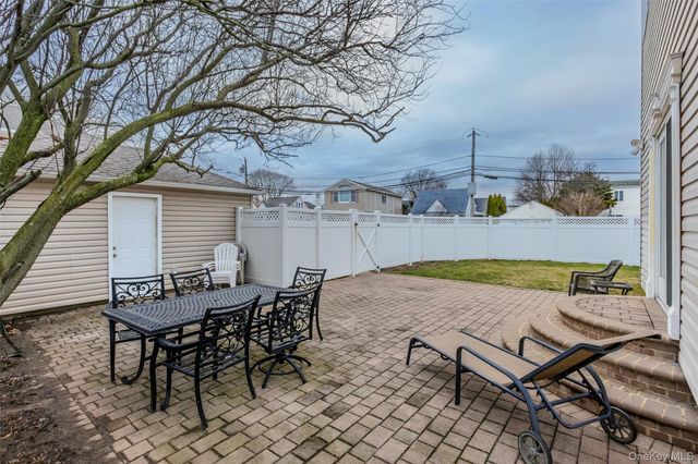 2632 Montauk Avenue, Merrick, NY 11566