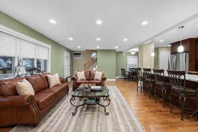 2632 Montauk Avenue, Merrick, NY 11566