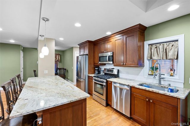 2632 Montauk Avenue, Merrick, NY 11566