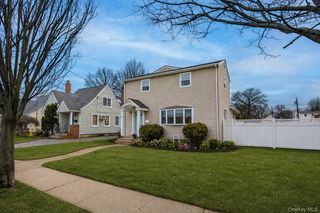 2632 Montauk Avenue, Merrick, NY 11566