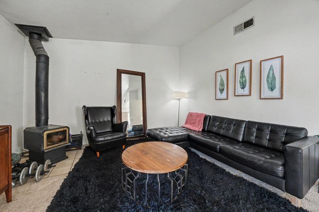24 Westview Dr, Jackson, CA 95642