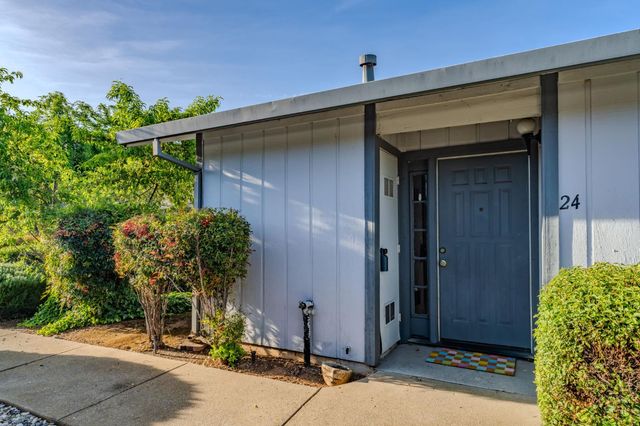 24 Westview Dr, Jackson, CA 95642