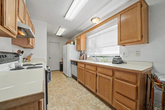 24 Westview Dr, Jackson, CA 95642