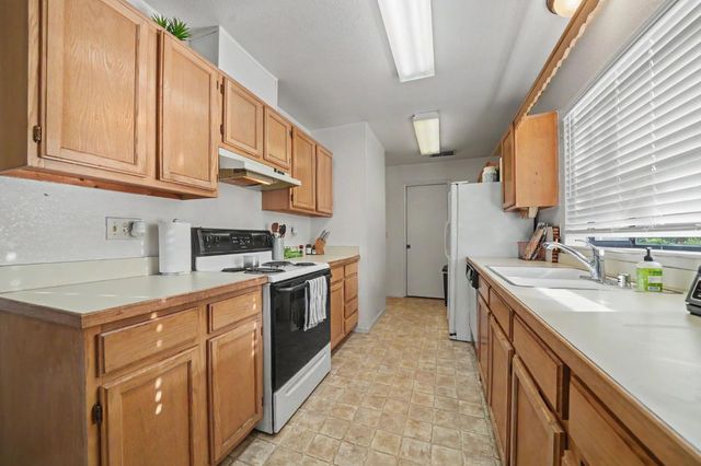 24 Westview Dr, Jackson, CA 95642