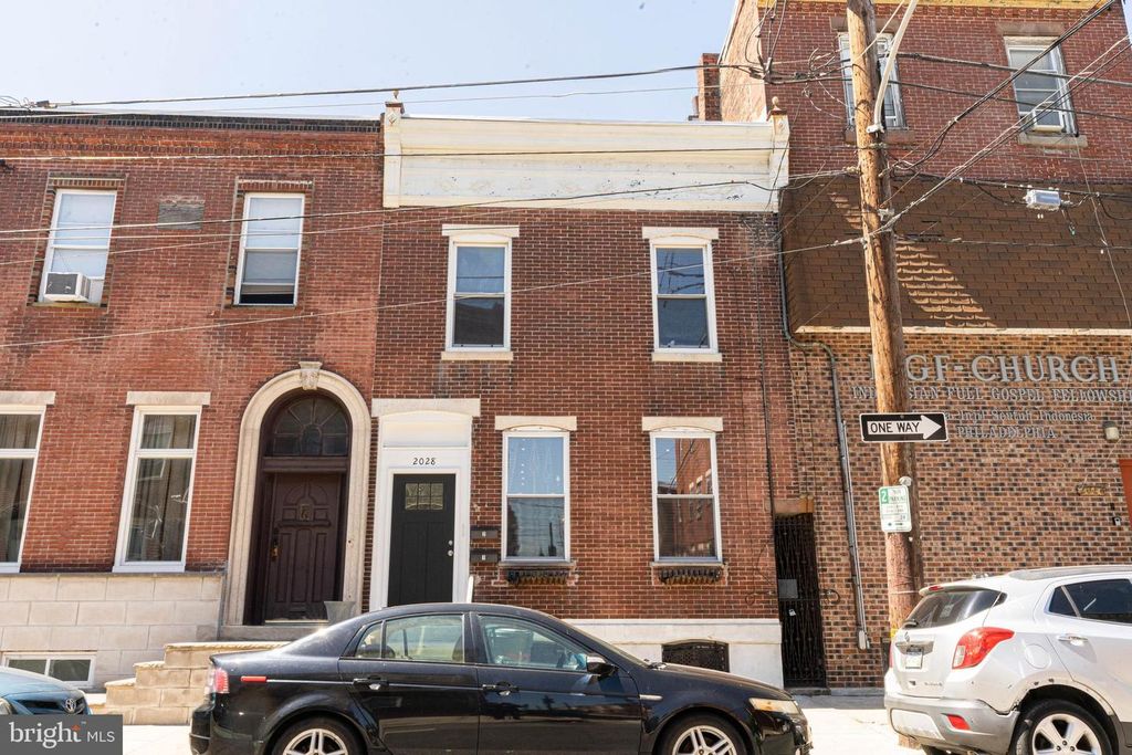 2028 S 13TH ST, Philadelphia, PA 19148
