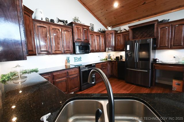 21800 W 863, Park Hill, OK 74451