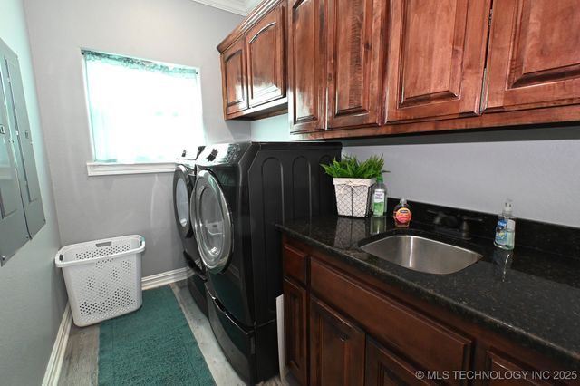 21800 W 863, Park Hill, OK 74451