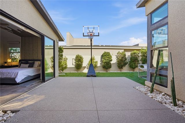 2211 Overlook Canyon Lane, Henderson, NV 89052