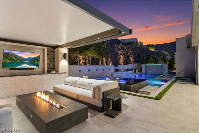 2211 Overlook Canyon Lane, Henderson, NV 89052