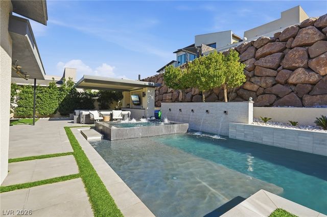 2211 Overlook Canyon Lane, Henderson, NV 89052