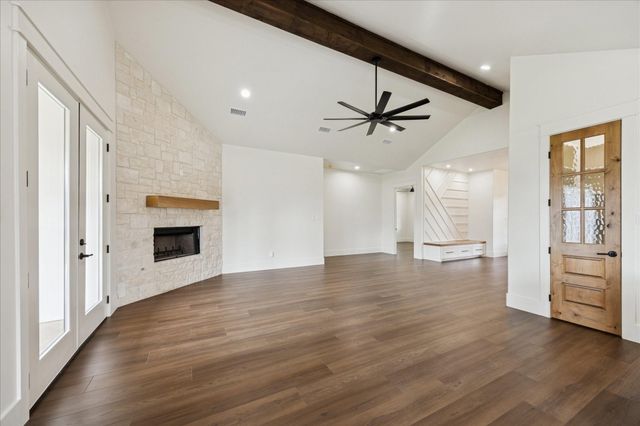 1109 County Road 157, Columbus, TX 78934