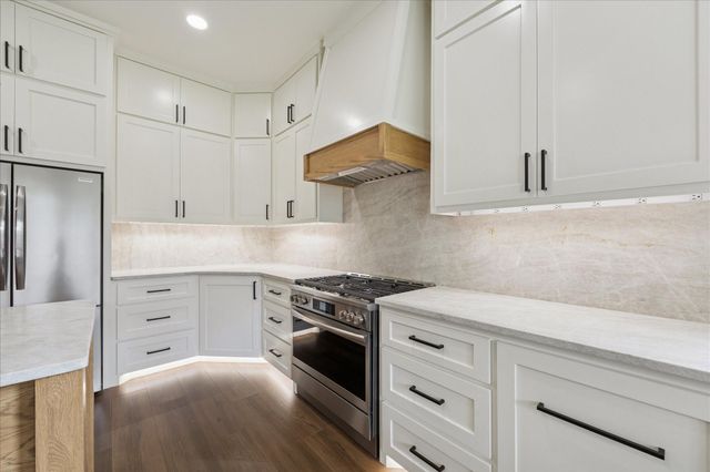 1109 County Road 157, Columbus, TX 78934