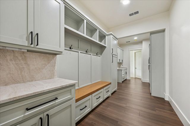 1109 County Road 157, Columbus, TX 78934