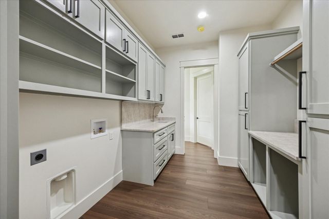 1109 County Road 157, Columbus, TX 78934