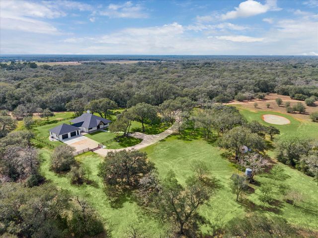 1109 County Road 157, Columbus, TX 78934