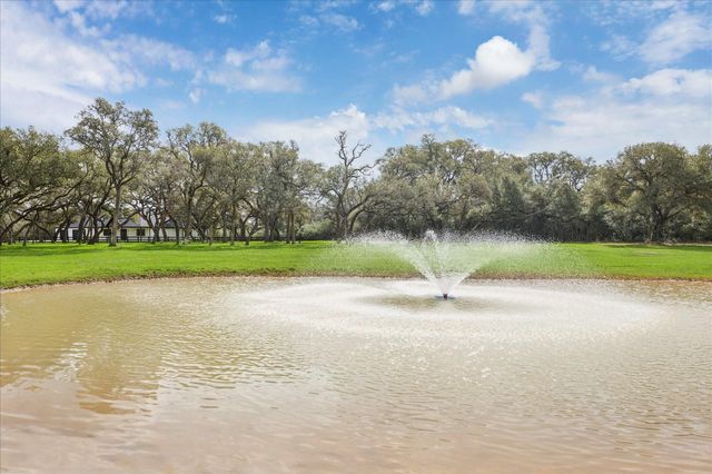 1109 County Road 157, Columbus, TX 78934