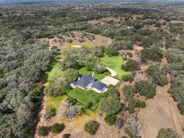 1109 County Road 157, Columbus, TX 78934