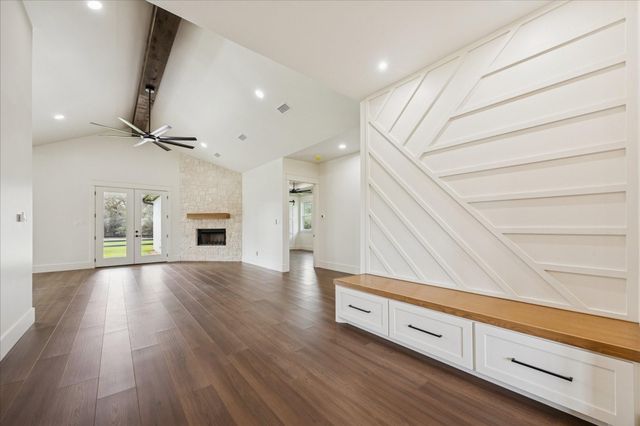 1109 County Road 157, Columbus, TX 78934