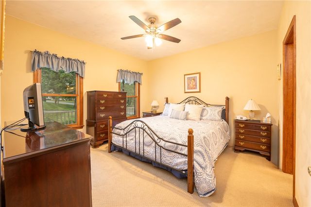 400 Primrose Dr, Unity Twp, PA 15601