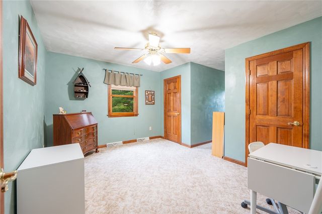 400 Primrose Dr, Unity Twp, PA 15601