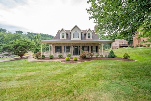 400 Primrose Dr, Unity Twp, PA 15601