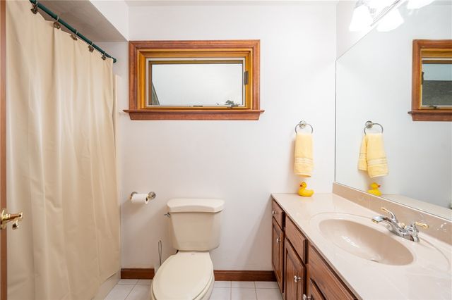 400 Primrose Dr, Unity Twp, PA 15601