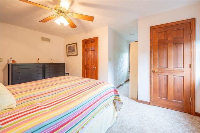 400 Primrose Dr, Unity Twp, PA 15601