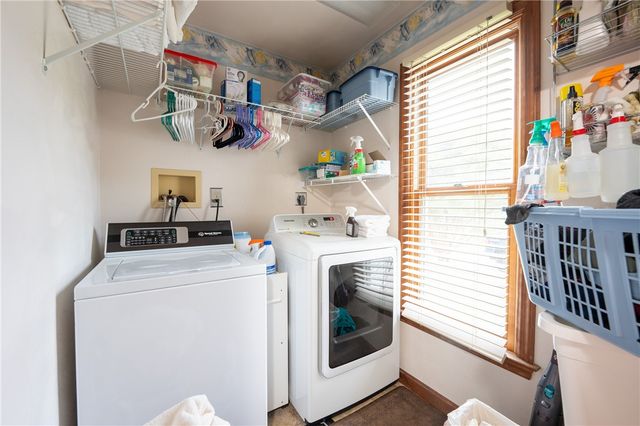 400 Primrose Dr, Unity Twp, PA 15601