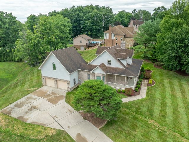 400 Primrose Dr, Unity Twp, PA 15601