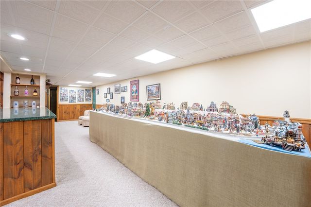 400 Primrose Dr, Unity Twp, PA 15601