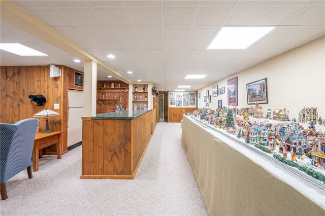 400 Primrose Dr, Unity Twp, PA 15601