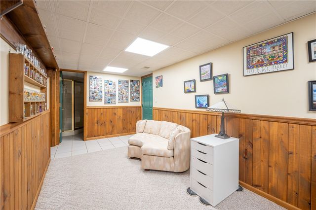 400 Primrose Dr, Unity Twp, PA 15601