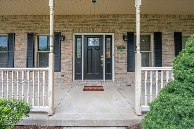 400 Primrose Dr, Unity Twp, PA 15601