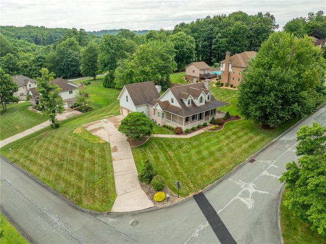 400 Primrose Dr, Unity Twp, PA 15601