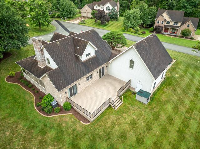 400 Primrose Dr, Unity Twp, PA 15601
