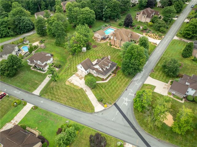 400 Primrose Dr, Unity Twp, PA 15601