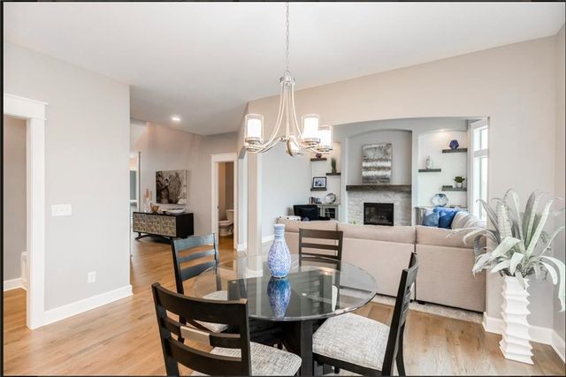 3137 SW Summit View Trail, Lee's Summit, MO 64082