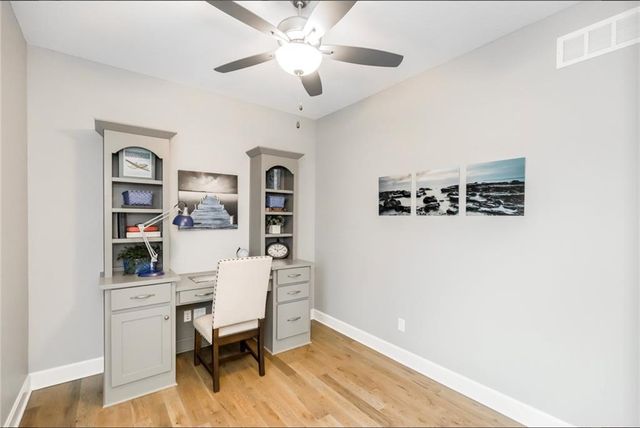 3137 SW Summit View Trail, Lee's Summit, MO 64082