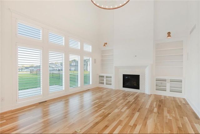 3137 SW Summit View Trail, Lee's Summit, MO 64082