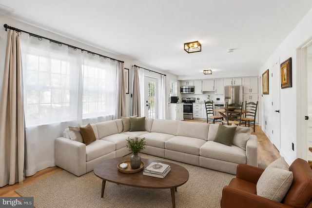 6126 REDWOOD LN, Alexandria, VA 22310