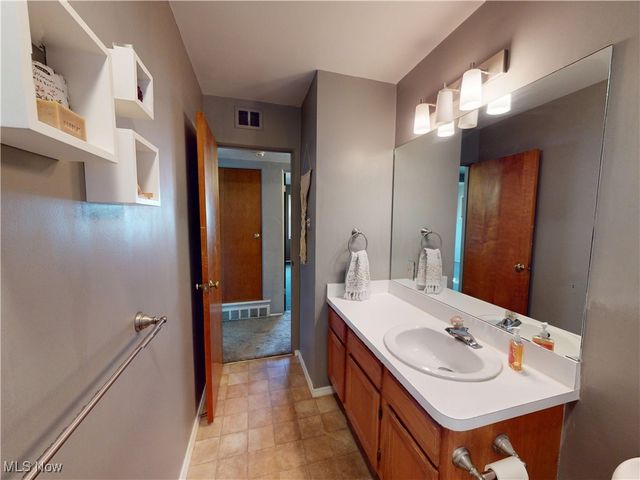 559 Sycamore Drive, Euclid, OH 44132