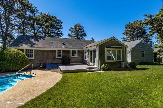 12 Lockwood Drive, South Dennis, MA 02660