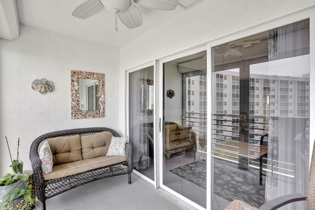 2731 NE 14th Street Causeway 702, Pompano Beach, FL 33062