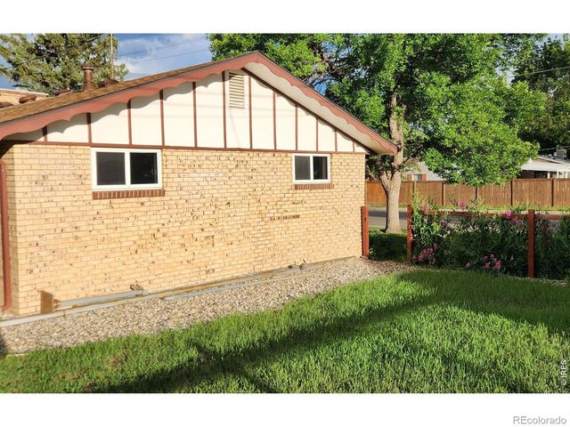 521 W 33rd Street, Loveland, CO 80538
