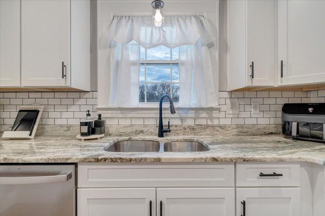 264 Bonavista RD, Salem, VA 24153