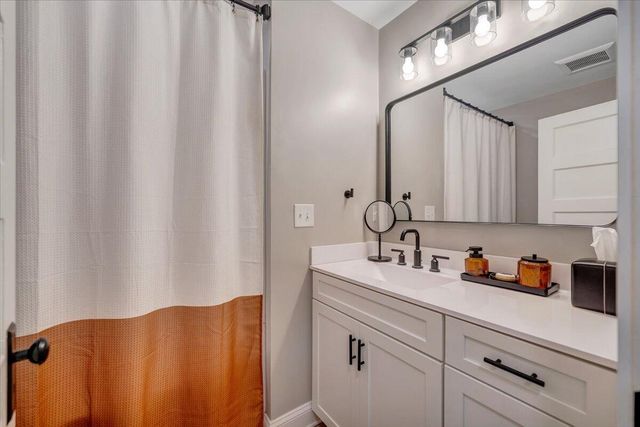 264 Bonavista RD, Salem, VA 24153