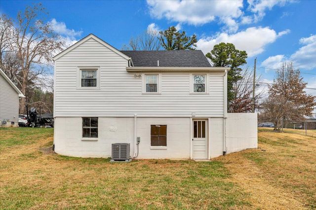 264 Bonavista RD, Salem, VA 24153