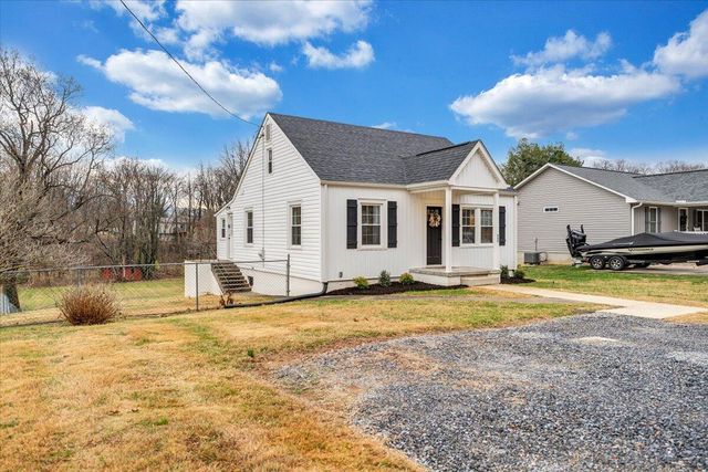 264 Bonavista RD, Salem, VA 24153